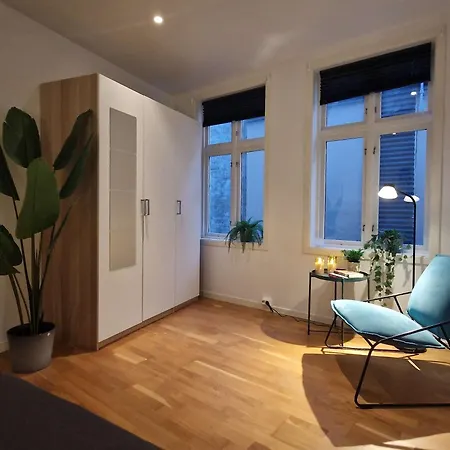 Apartment Center Retreat With King Bed