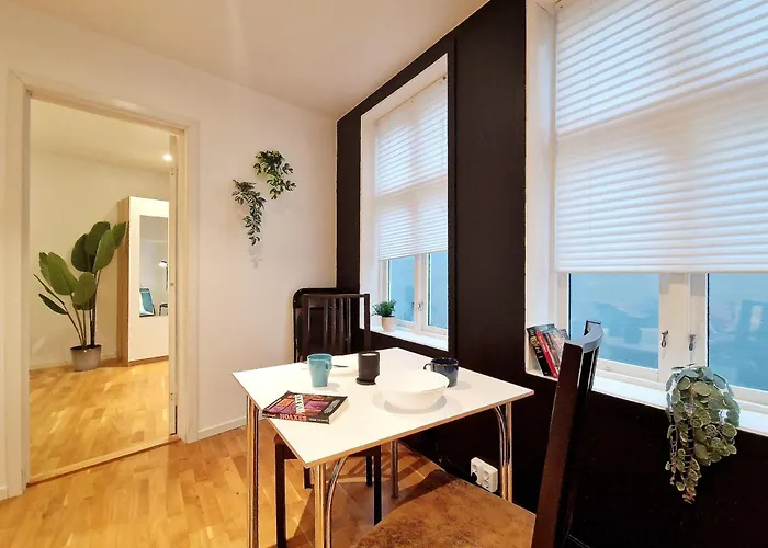 Center Retreat With King Bed *