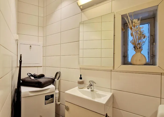 Center Retreat With King Bed Bergen