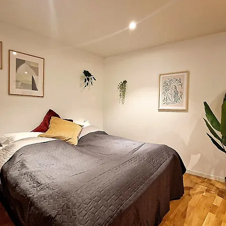 Center Retreat With King Bed Apartmán *